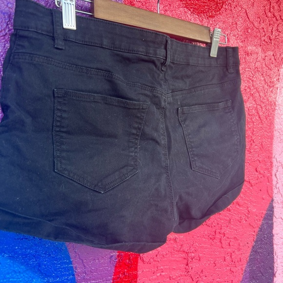 H&M shorts black size 10 - Picture 4 of 4